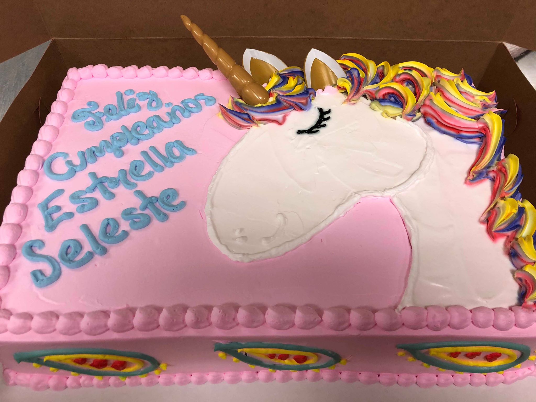 pastel cuadrado de unicornio – Pasteles de bodas en Aurora, CO | Pastel de  quince años en Aurora, CO | Pasteles ambientados en Aurora, CO |Pasteles  Cisne Cakes & Pastries | Pasteleria