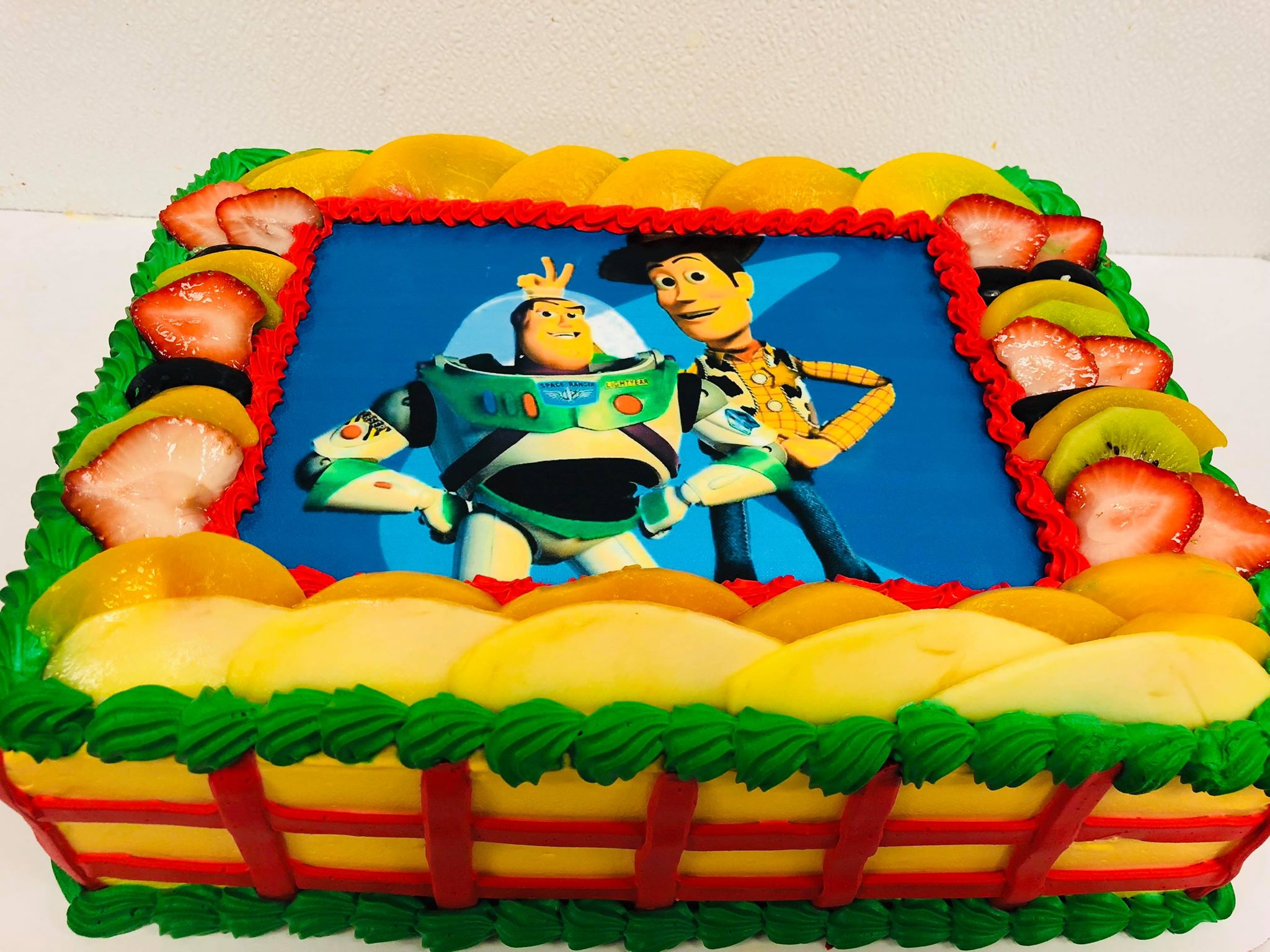 pastel de Toy story – Pasteles de bodas en Aurora, CO | Pastel de quince  años en Aurora, CO | Pasteles ambientados en Aurora, CO |Pasteles Cisne  Cakes & Pastries | Pasteleria