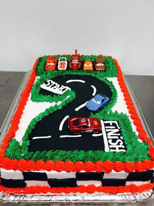 pastel de la pista de cars – Pasteles de bodas en Aurora, CO | Pastel de  quince años en Aurora, CO | Pasteles ambientados en Aurora, CO |Pasteles  Cisne Cakes & Pastries |