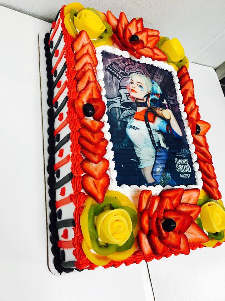 pastel de harley quinn – Pasteles de bodas en Aurora, CO | Pastel de quince  años en Aurora, CO | Pasteles ambientados en Aurora, CO |Pasteles Cisne  Cakes & Pastries | Pasteleria