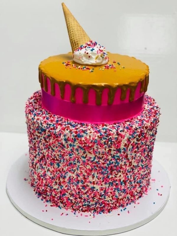 Pastel-Cono-Tematicos-Pasteles-Cisne-in-Aurora-CO